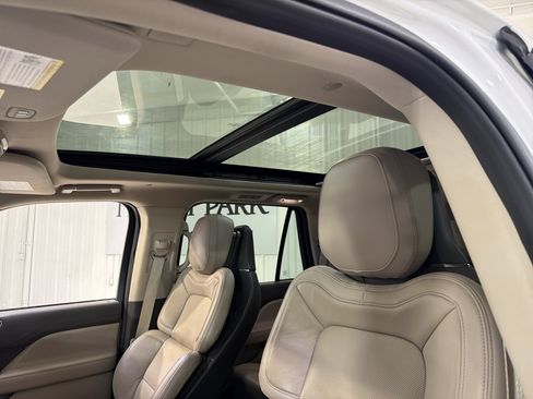 Used 2023 Lincoln Navigator L Reserve image 10