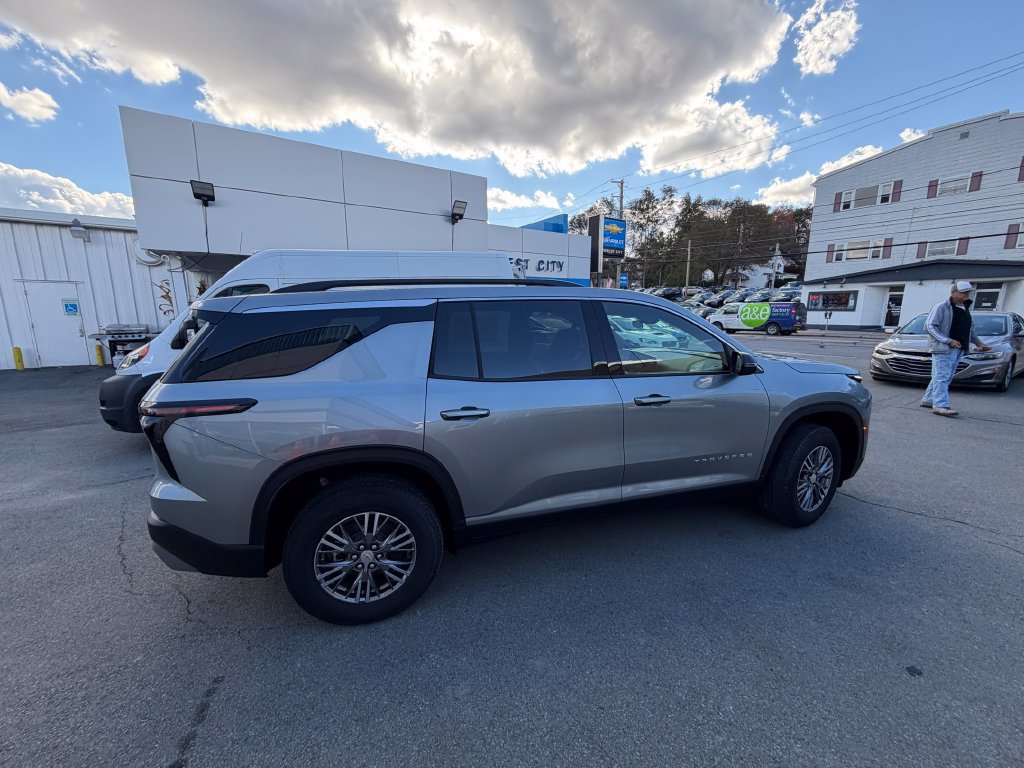 New 2027 Chevrolet Traverse LT AWD/4WD image 6