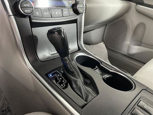 Used 2015 Toyota Camry LE FWD image 19