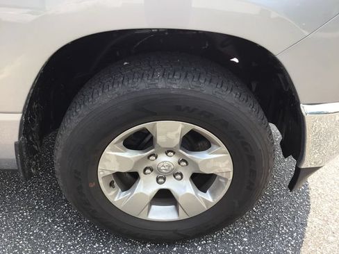 Used 2022 RAM 1500 Big Horn AWD/4WD image 14