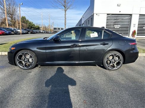 New 2025 Alfa Romeo Giulia AWD w/ Driving Assist Package image 5