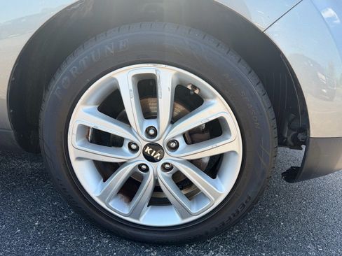 Used 2018 Kia Soul + FWD image 17