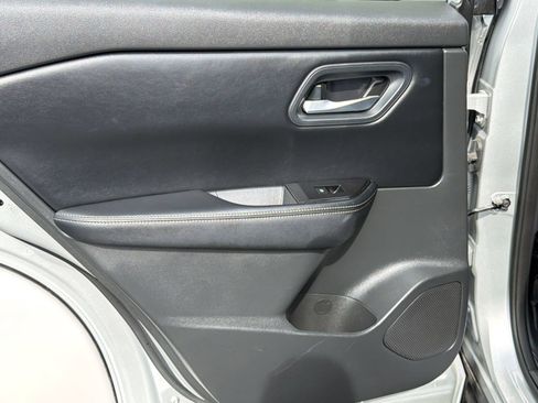 Used 2025 Nissan Rogue SV AWD/4WD image 27