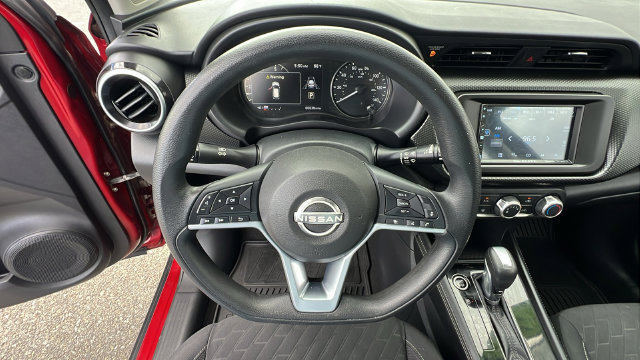 Certified 2023 Nissan Kicks SV FWD image 18