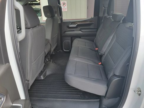 Used 2023 GMC Sierra 1500 SLE AWD/4WD image 11