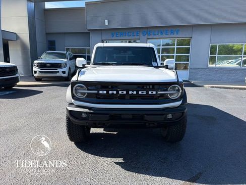 New 2026 Ford Bronco Outer Banks w/ Sasquatch Package image 3