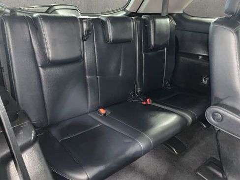 Used 2018 Toyota Highlander SE image 26