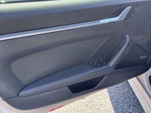 Used 2022 Porsche 911 Carrera image 11