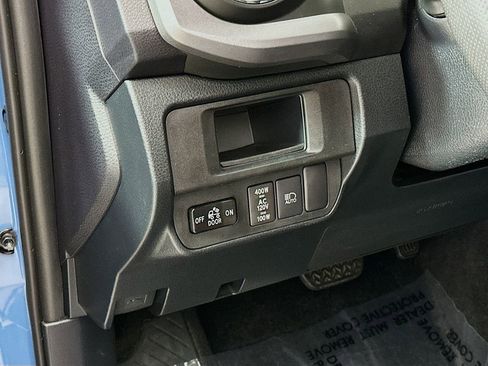 Used 2019 Toyota Tacoma TRD Sport AWD/4WD image 11