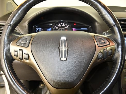 Used 2014 Lincoln MKX AWD w/ Equipment Group 102A image 19