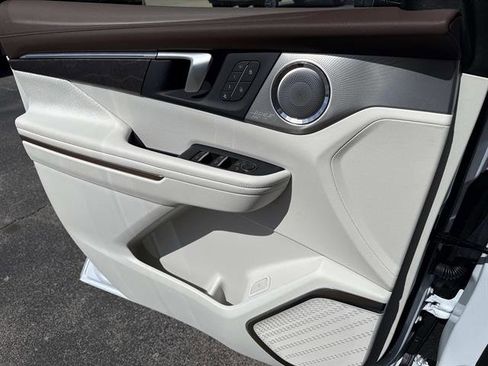 New 2026 Buick Enclave Avenir w/ Super Cruise Package image 12