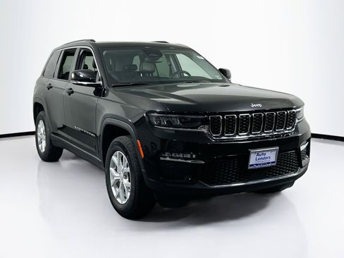 Used 2023 Jeep Grand Cherokee Limited image 3