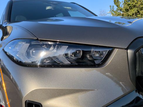 New 2026 BMW X5 xDrive50e w/ M Sport Package image 3