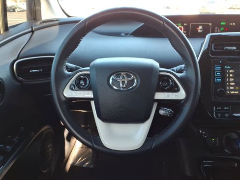 Used 2017 Toyota Prius Three image 16