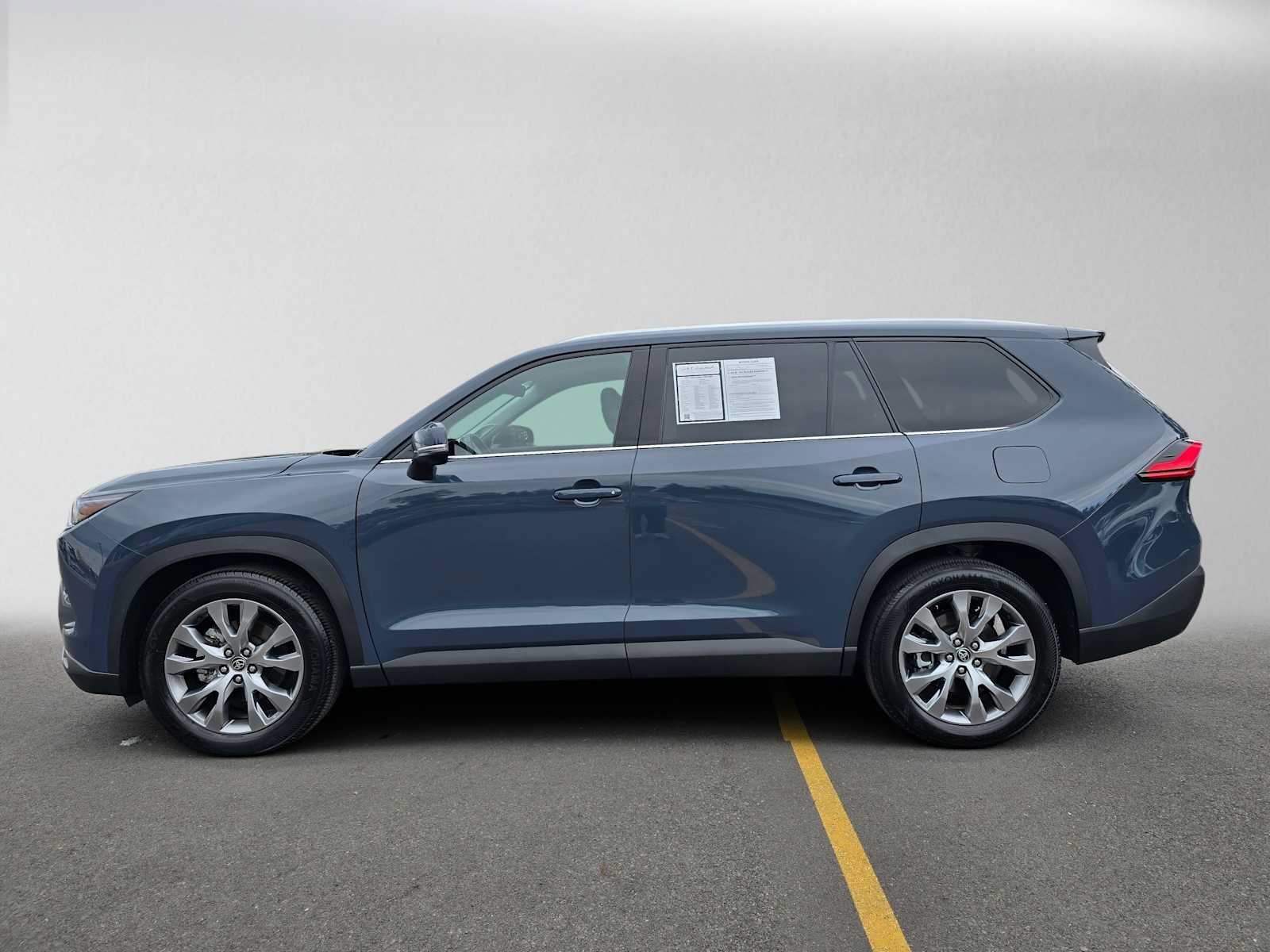 Used 2024 Toyota Grand Highlander AWD Hybrid image 6