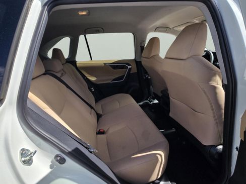 Used 2020 Toyota RAV4 LE image 22