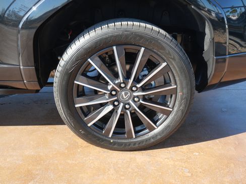 Certified 2026 Lexus GX 550 w/ Accessory Package (2T) image 7