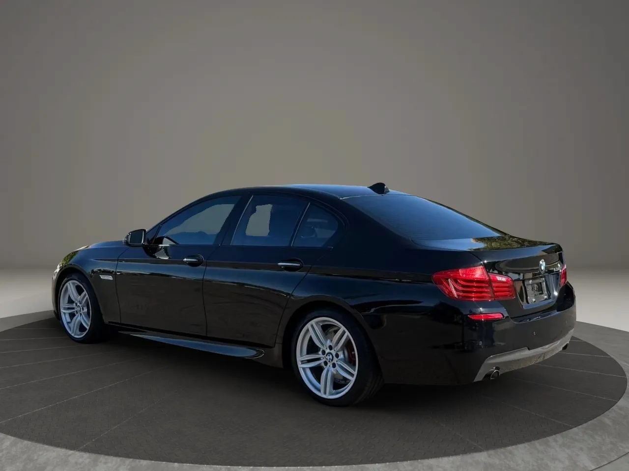 Used 2016 BMW 535i Sedan RWD image 3