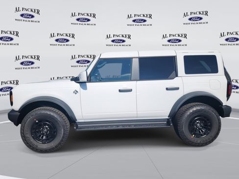 New 2026 Ford Bronco Outer Banks w/ Sasquatch Package image 2