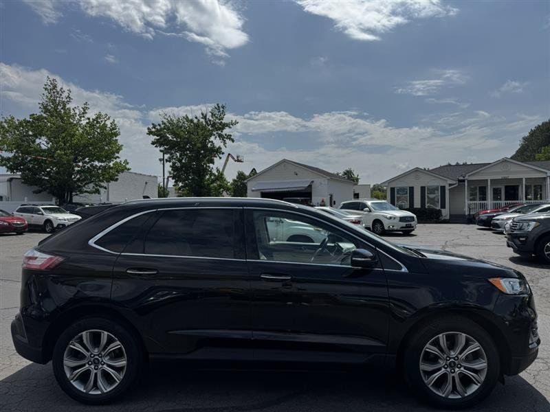 Used 2019 Ford Edge Titanium FWD image 9