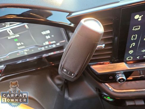 Used 2025 GMC Sierra 1500 SLT image 14