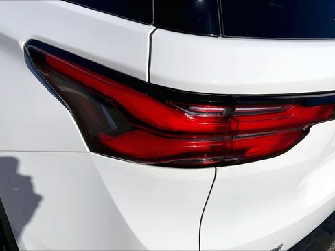 Used 2022 Chevrolet Traverse LS image 27