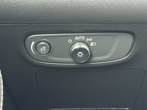 Used 2024 Buick Encore GX Avenir w/ Avenir Technology Package FWD image 17