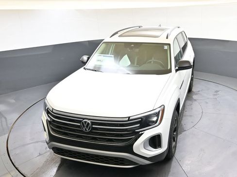 New 2026 Volkswagen Atlas Peak Edition image 41