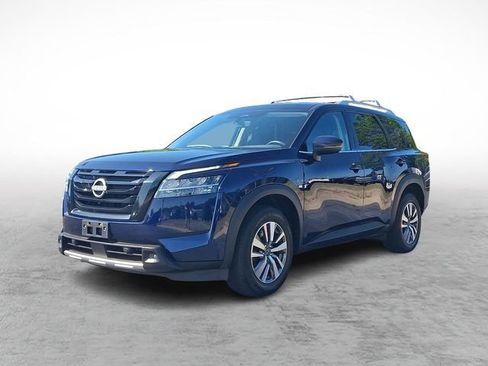 Used 2023 Nissan Pathfinder SL w/ Lighting Package (N92) AWD/4WD image 3