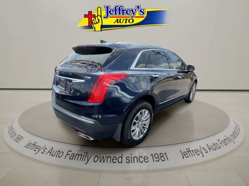Used 2017 Cadillac XT5 Luxury w/ Driver Awareness Package FWD image 3