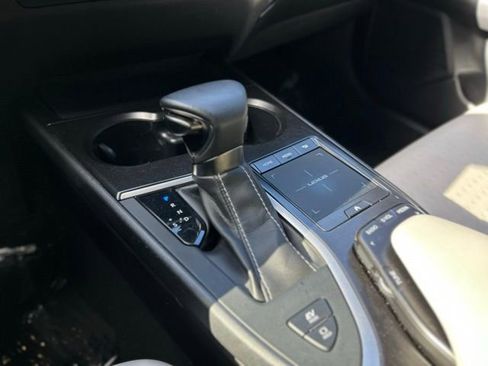 Certified 2022 Lexus UX 250h w/ Accessory Package (Z1) image 27