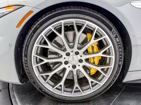 New 2026 Mercedes-Benz SL 63 AMG AMG SL 63 image 9