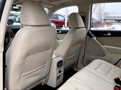 Used 2016 Volkswagen Tiguan SE image 33