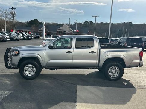 Used 2022 Toyota Tacoma SR image 6