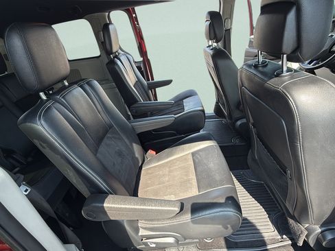 Used 2020 Dodge Grand Caravan SXT FWD image 26