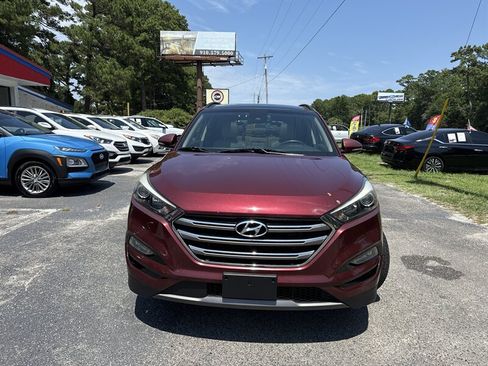 Used 2016 Hyundai Tucson Limited w/ Option Group 03 FWD image 2