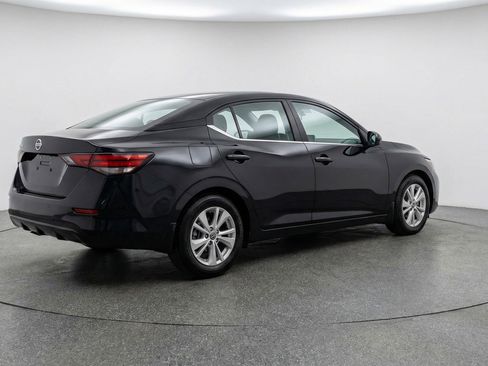 Used 2025 Nissan Sentra S image 9