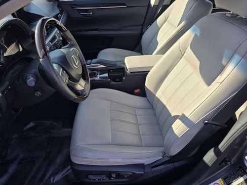 Used 2017 Lexus ES 350 w/ Luxury Package FWD image 32