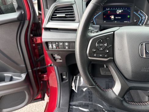 Certified 2024 Honda Odyssey Sport image 19