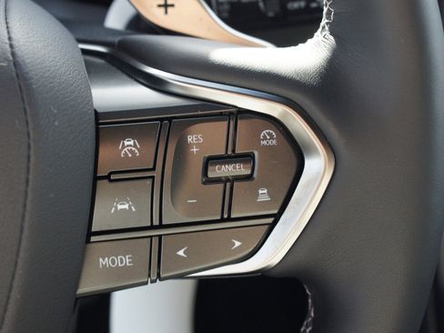 Used 2025 Lexus LX 700h Luxury image 12