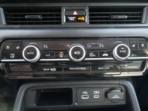 Used 2023 Honda Pilot Elite image 23