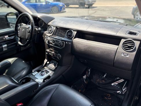 Used 2015 Land Rover LR4 HSE LUX image 24