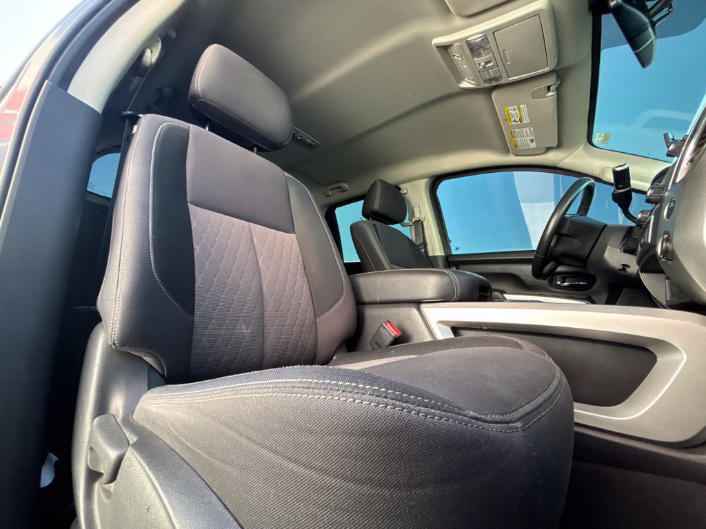 Used 2021 Nissan Titan SV w/ SV Convenience Package RWD image 27