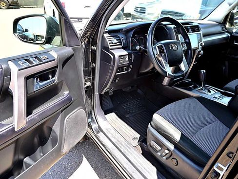 Used 2020 Toyota 4Runner SR5 RWD image 23