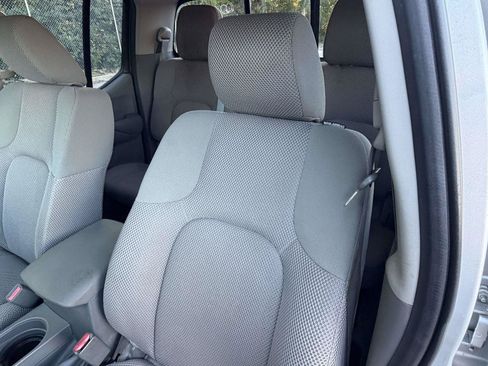 Used 2016 Nissan Frontier SV AWD/4WD image 23