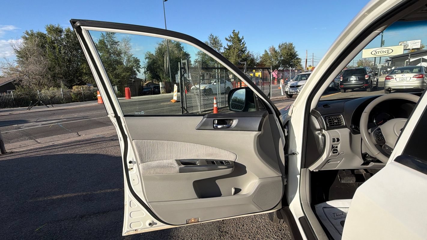 Used 2012 Subaru Forester 2.5X Touring AWD/4WD image 10