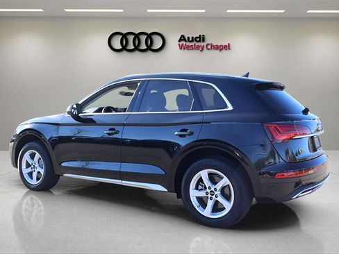 Used 2023 Audi Q5 2.0T Premium w/ Convenience Package image 3
