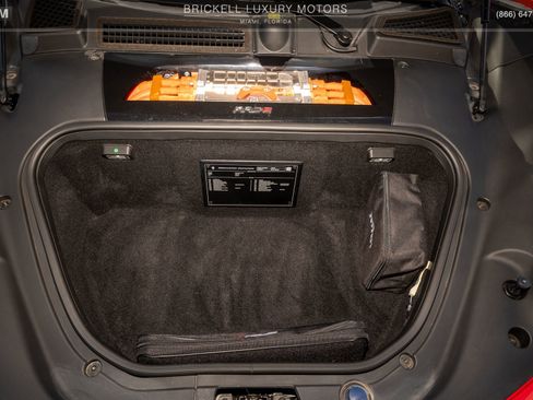 Used 2022 Ferrari SF90 Spider image 33