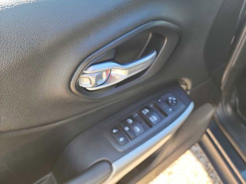 Used 2018 Jeep Cherokee Latitude Plus image 15