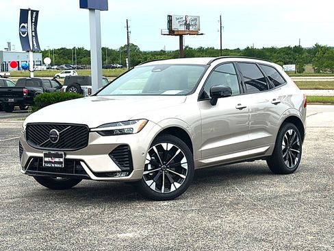 Used 2026 Volvo XC60 B5 Plus w/ Protection Package Premier AWD/4WD image 2